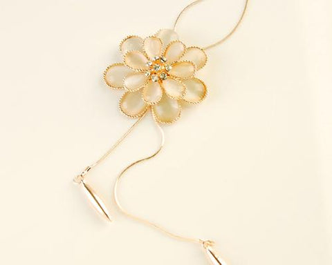 Lovely Gold Flower Crystal Necklace